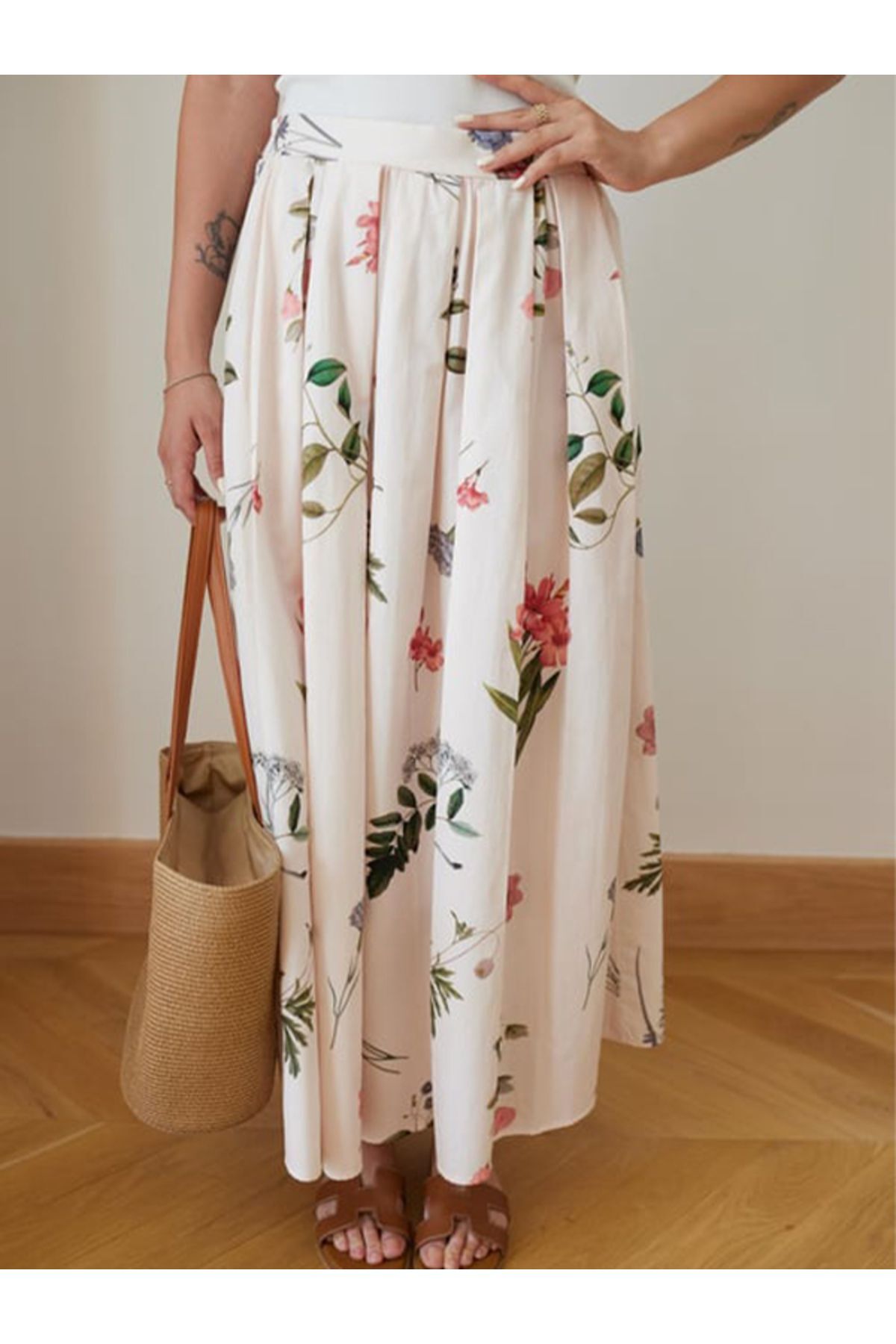 Beli Lastikli Çiçek Desenli Pileli Etek Krem - M