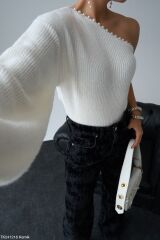 Tek Omuz İnci Detaylı Özel Tasarım Kazak