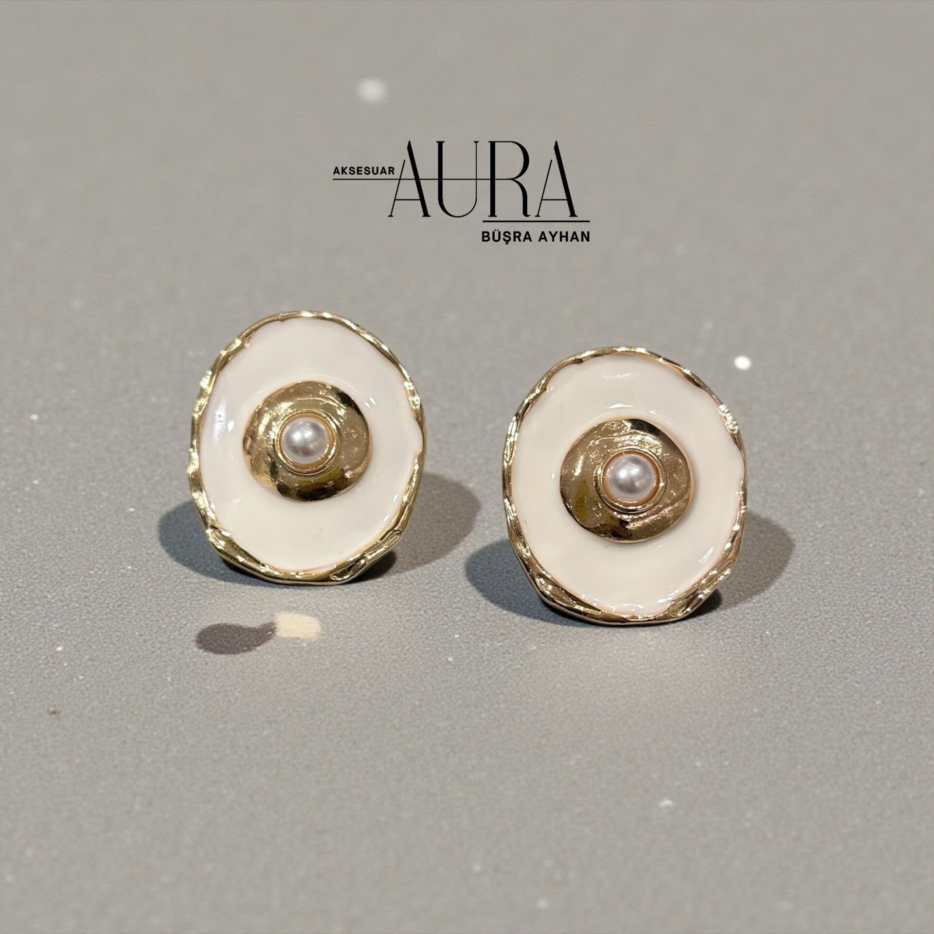 Mine Detaylı İnci Taşlı Gold Küpe Beyaz