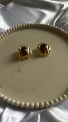 Altın Renk Taşlı Tasarım Küpe Kahverengi