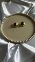 Altın Renk Taşlı Tasarım Küpe Kahverengi