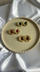 Taşlı Tasarım Çiçek Küpe Kırmızı